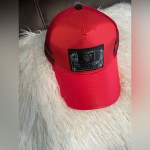 GG red hat (leather)